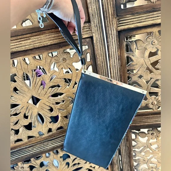 Colorful Embroidered Floral Evening Bag / Wristlet / Clutch with Tassel. - Picture 11 of 11